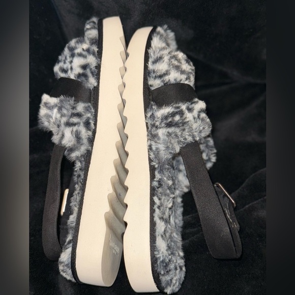 Koolaburra By UGG Fuzzed Out Cheetah Womens Size 9 Black White Slide Sandals - Picture 10 of 15